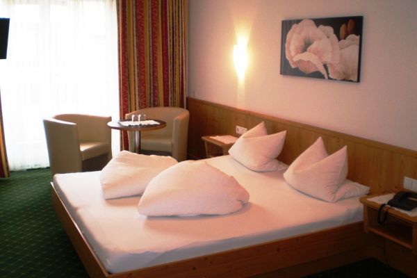 Apart - Hotel Garni Strasser (Zell am Ziller)